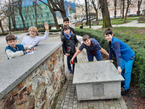 Obliczanie pól prostokątów i kwadratów