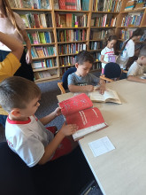 Wizyta klasy 1a w bibliotece