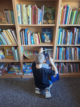 Wizyta klasy 1b w bibliotece