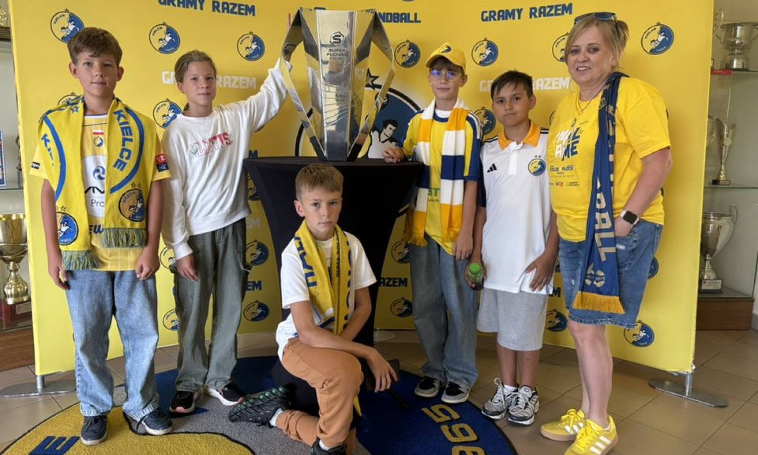 SPOŁECZNA KOCHA PIŁKĘ RĘCZNĄ